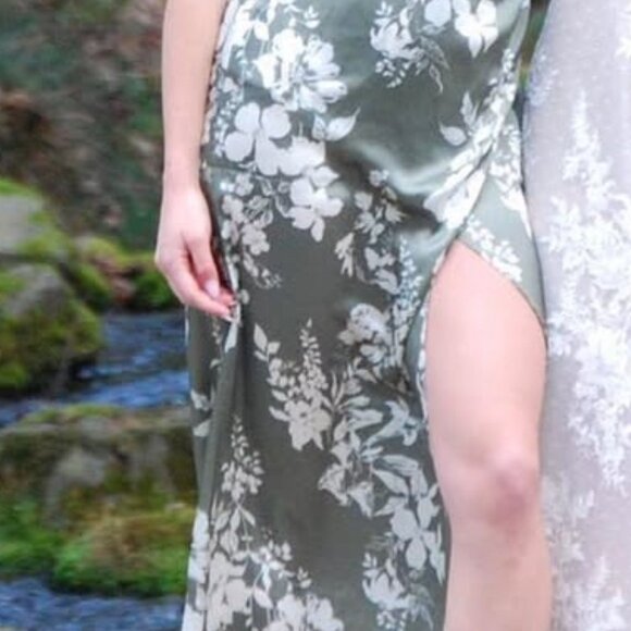 Reformation midi silk dress - sage green and white floral - size 4 - Picture 3 of 7